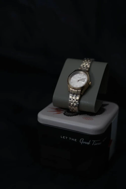 Montre fossil femme original