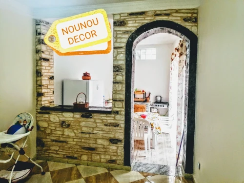Carrleur+faïence + décoration fausse pierre 