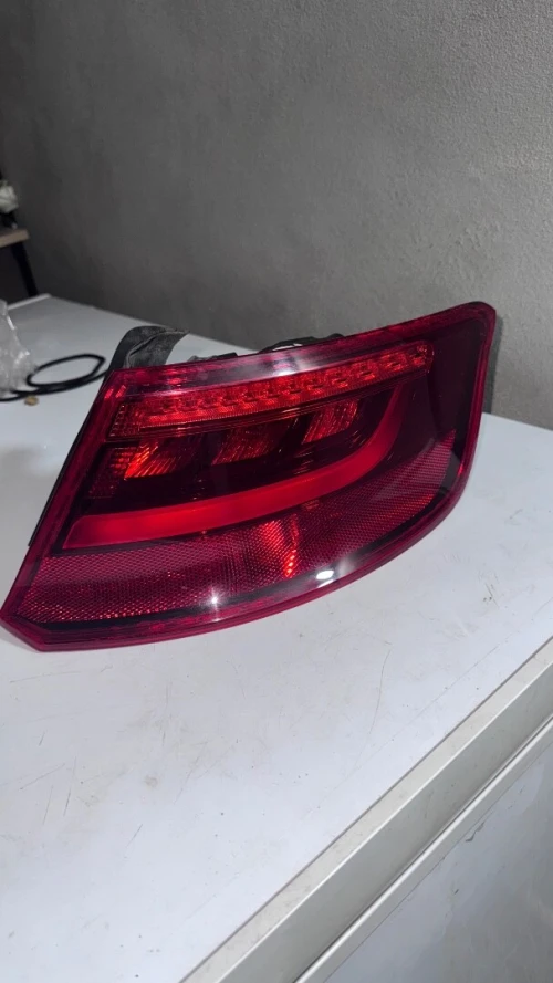 Feux arrière droit Audi A3 2015
