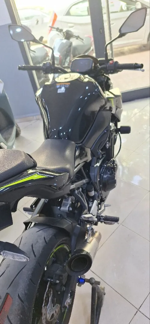 Kawazaki Z900 2025