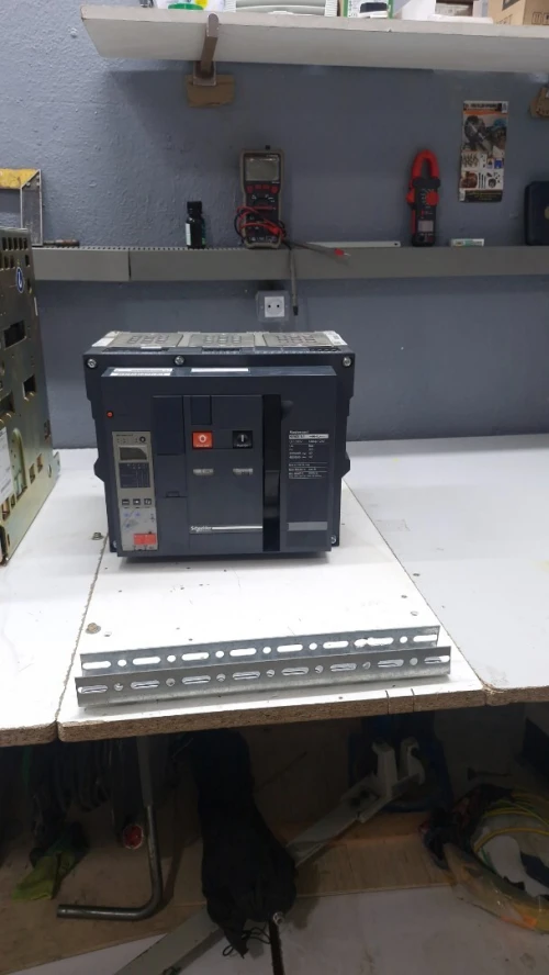Disjoncteur siemens 1000A /schneider 800A