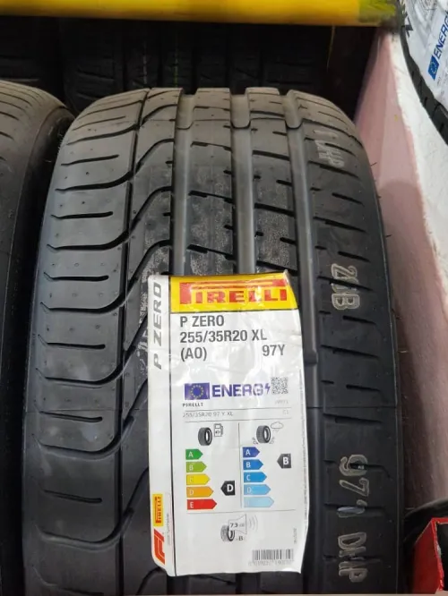 Pirelli P ZERO 255/35R20 97Y