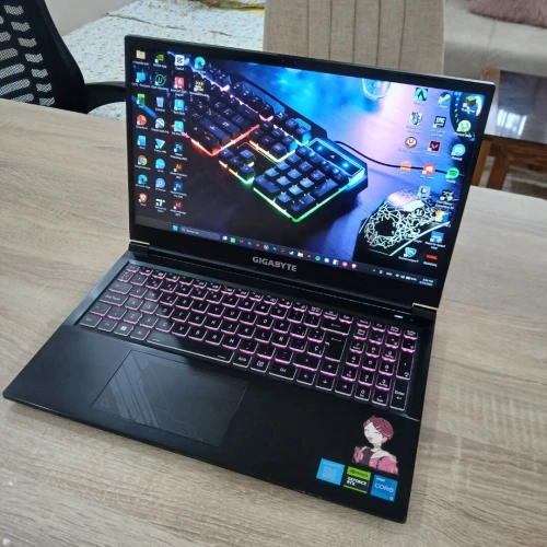 Laptop Gaming pc gamer, architecture Gigabyte G5 RTX 4060 144Hz i5-12500H 16 Go DDR4 512 Go NVME