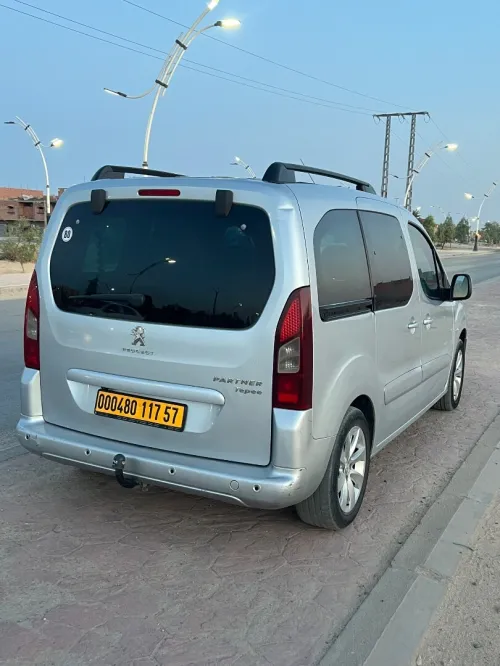 Peugeot Partner 2017 Tepee Allure 