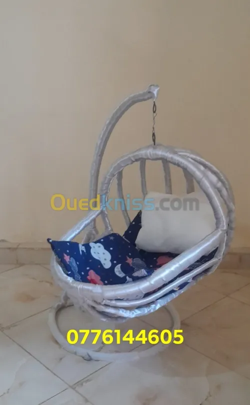 سرير متأرجح للأطفال 
