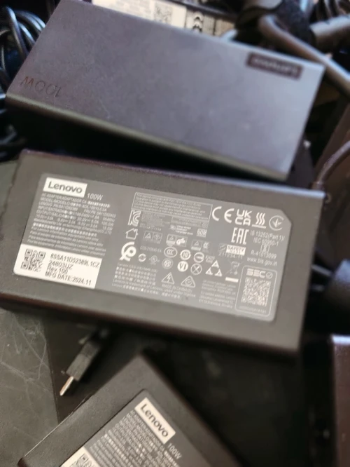 VENTE CHARGEUR LAPTOP LENOVO THINKPAD ORIGINAL TYPE C 100W CHARGEUR PC PORTABLE CHARGOR COMPUTER CHARGEUR USB C CHARGER MICRO PC GROS DÉTAILS بيع شارجور لونوفو أوريجينال 100واط شاحن أصلي جملة و تجزئة