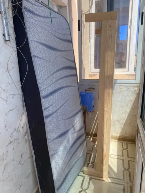 Matelas orthopédique + lit une place