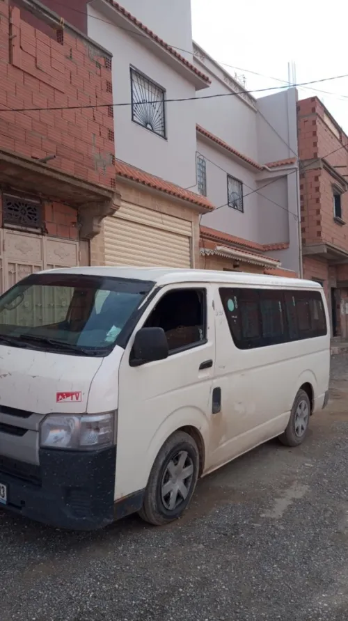 HIACE TOYOTA HIACE 2015