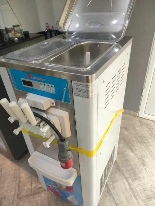 Machine à crème glacée