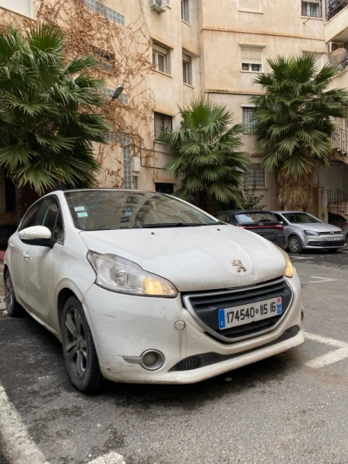 Peugeot 208 2015 208
