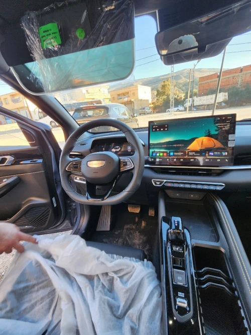 Geely Coolray 2025 