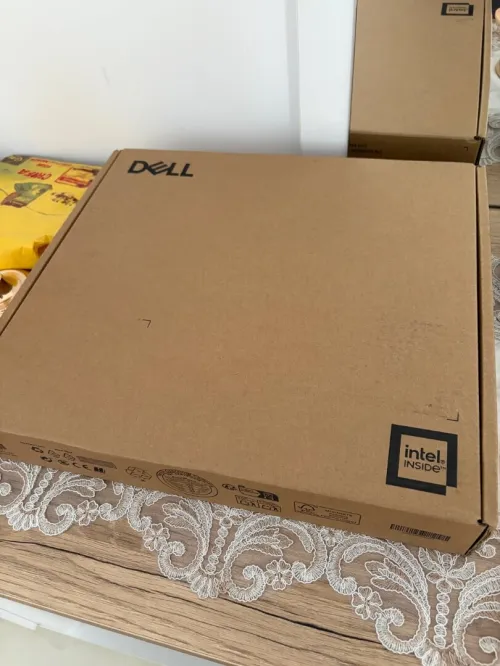 Dell Pro 14 Premium (neuf, sous blister) Jamais ouvert, jamais utilisé.