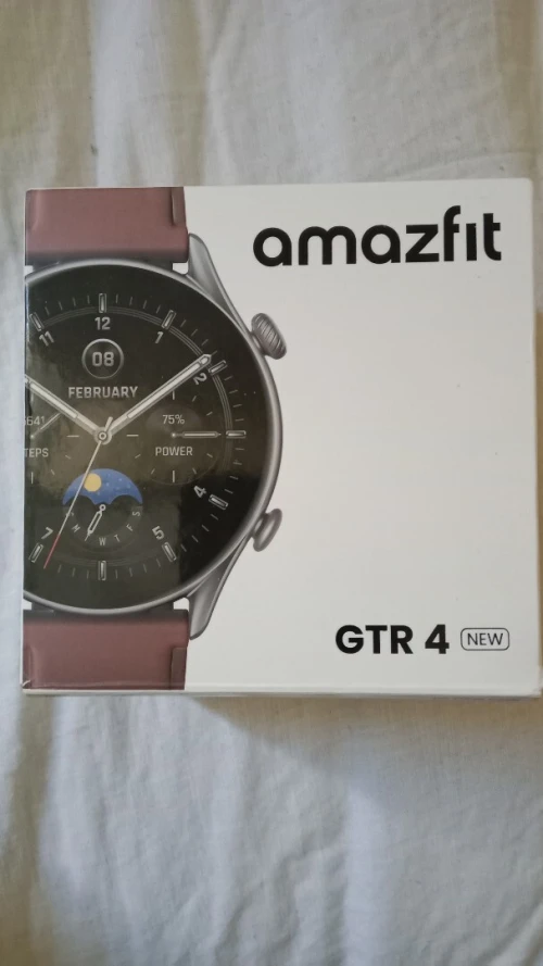 Amazfit Gtr 4 new Neuf avec bracelet noir et coque en plus