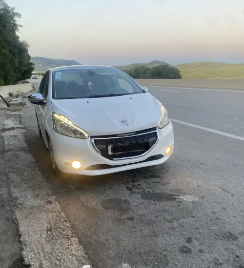 Peugeot 208 2015 Allure