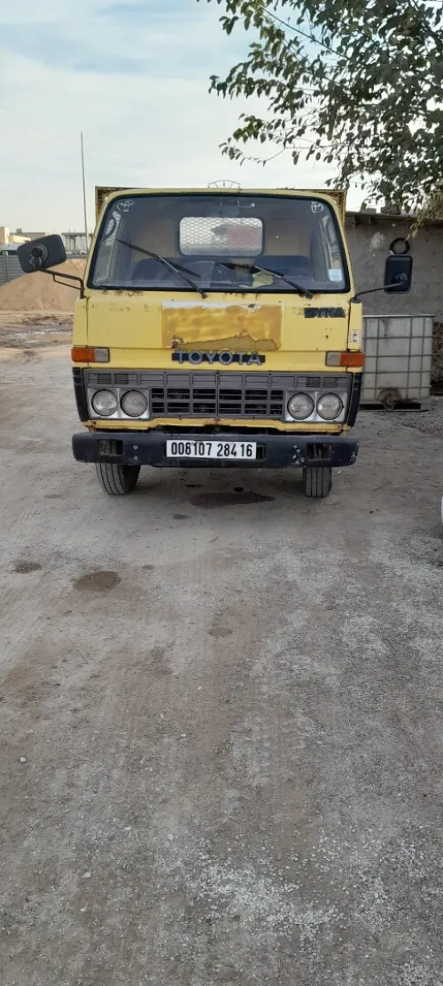 Toyota B30 1984