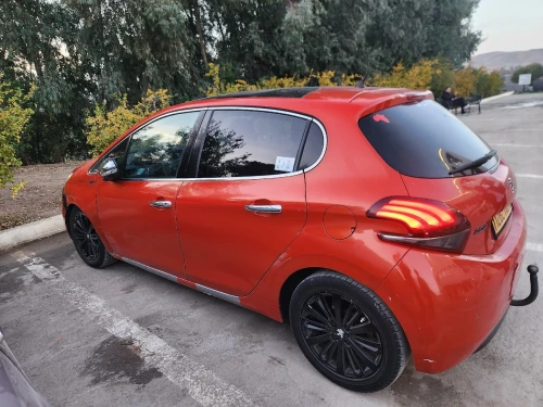 Peugeot 208 2016 