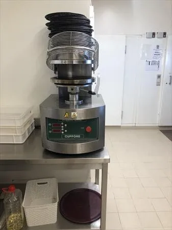Presse à pizza cuppone importé ITALY