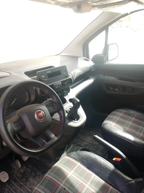 Fiat Doblo 2024 2 place