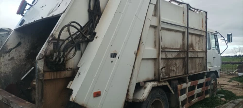 Benne Tasseuse 10m3 2009