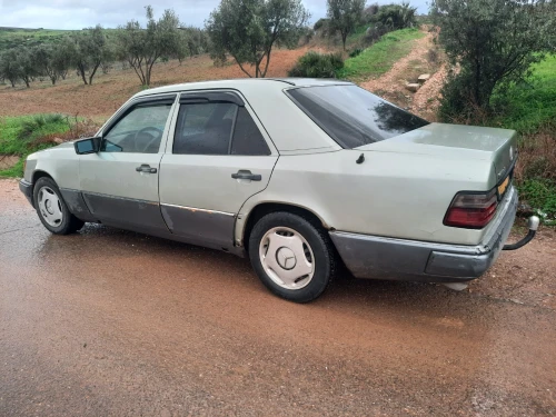 Mercedes 300D 1986 