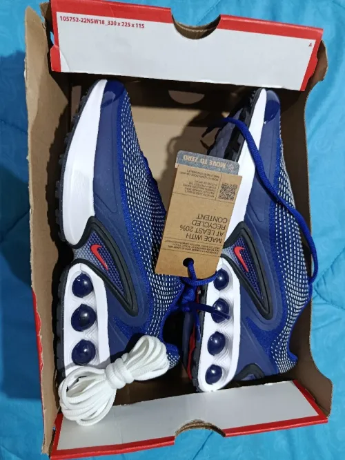 Nikes air max dn8 achetée en Europe. Différents models et pointure.