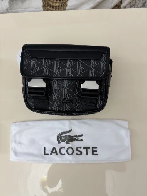 Sacoche lacoste
