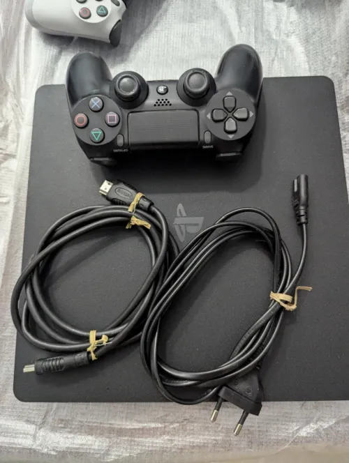 Ps4 noir Caba avec boite+manette original État 10/10