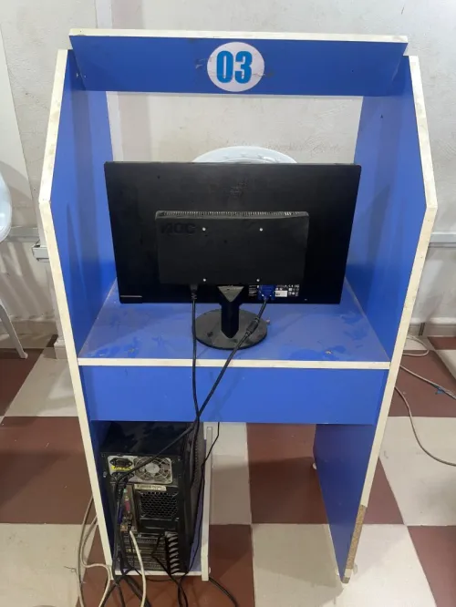 كمبيوتر مكتبي ordinateur de bureau