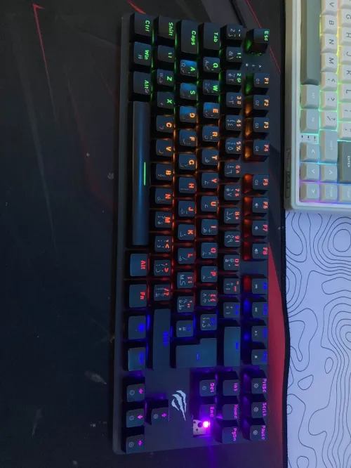 Clavier Mecanique Gaming RGB + Souris Gaming sans fil RGB + Tapis Souris 