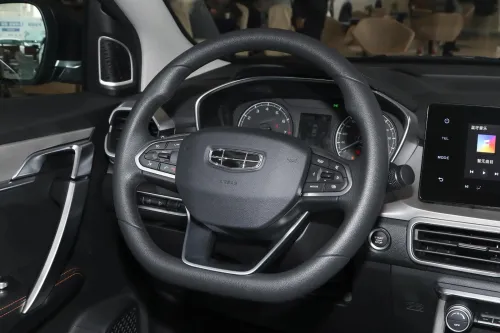Geely Coolray 2025 