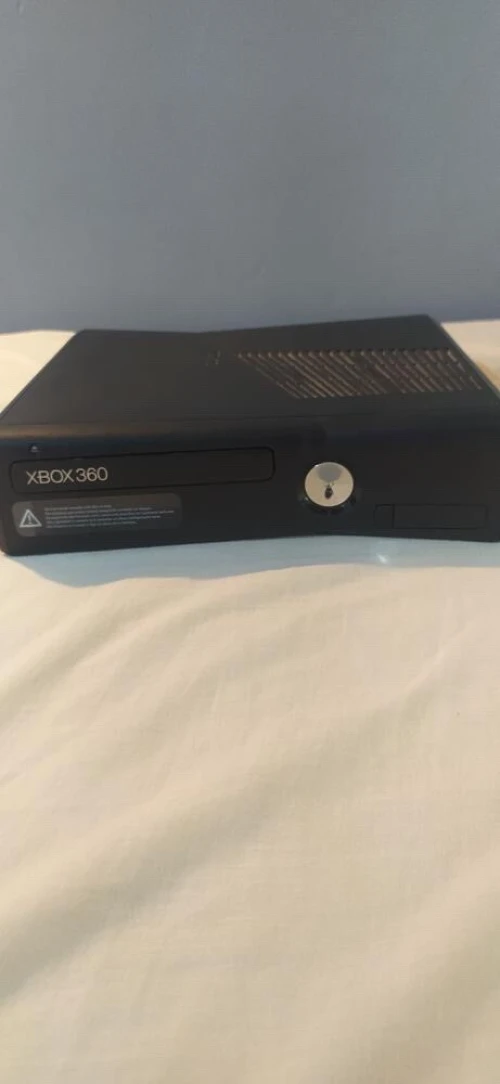 Xbox 360 FLACHÉ + une manette + kinect + 15 jeux