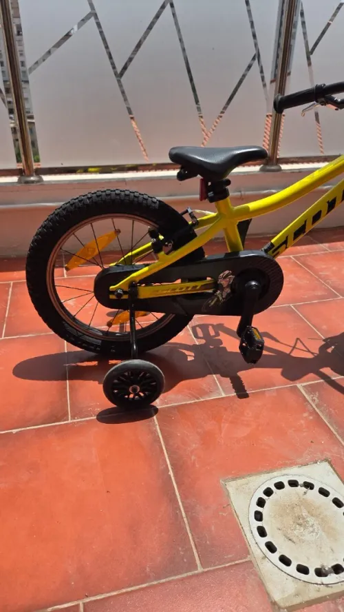 Velo enfant scott 16 pouces