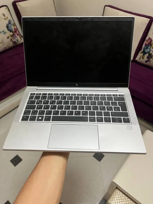 HP EliteBook 830 G7 Core i7-10610U I 16Go I 512 Go SSD