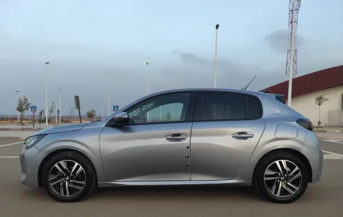 Peugeot 208 2022 Allure Facelift