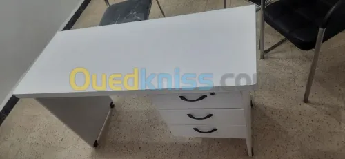 أثاث مكتبي جديد