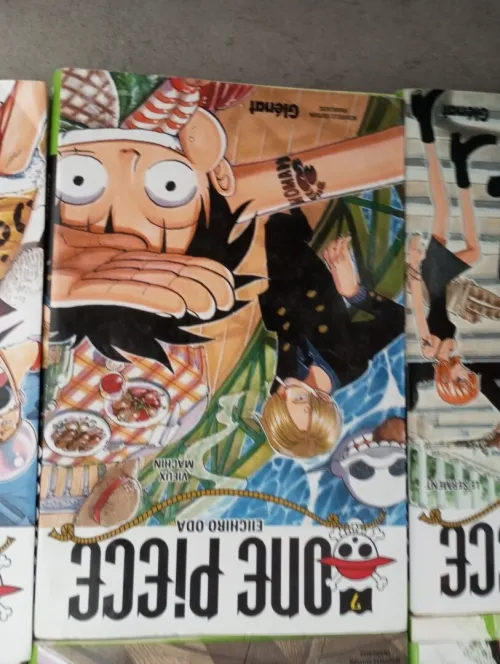12 mangas à vendre, tome1 de seven deadly sins, tome2 et 3 de fairy tail, et tome2 à 10 de one piece