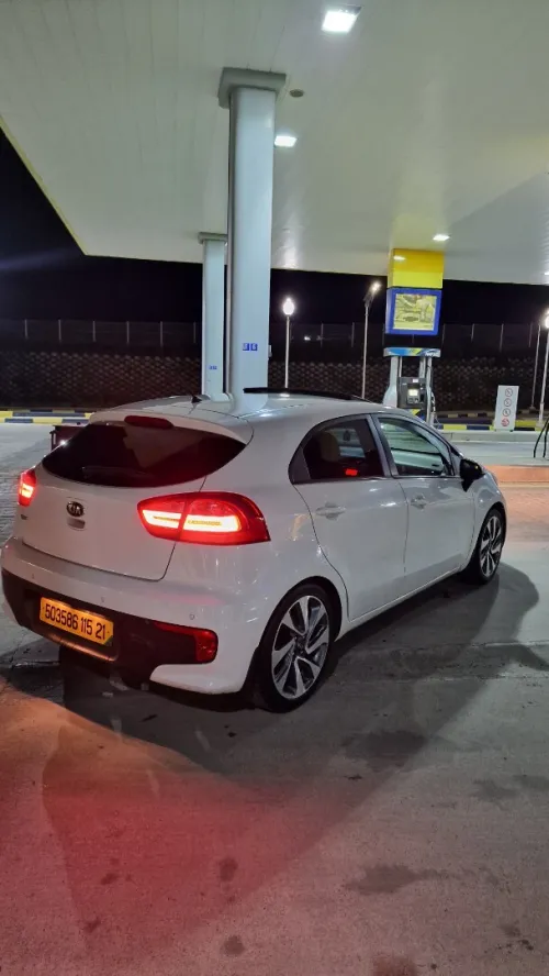 Kia Rio 5 portes 2015 Funny Facelift 