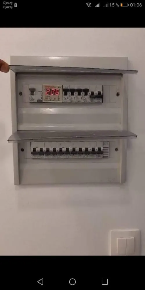 ÉLECTRICIEN 