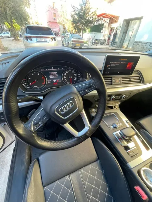 Audi Q5 2021 Ambition