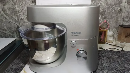 بيع مستعجل pétrin kenwood 5l/1400w