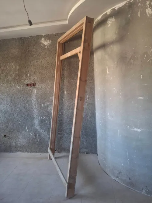Cadre Porte Balcon (Porte-Fenêtre) en bois rouge en très bon état