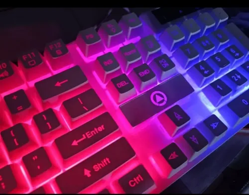 كيبورد  YINDIAO K500 RGB للألعاب مفاتيح عالية الجودة.