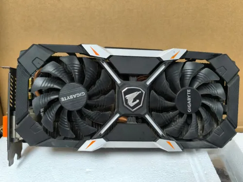 Lot de 3 Cartes Graphiques Gigabyte en Parfait État, Performances au Rendez-vous !