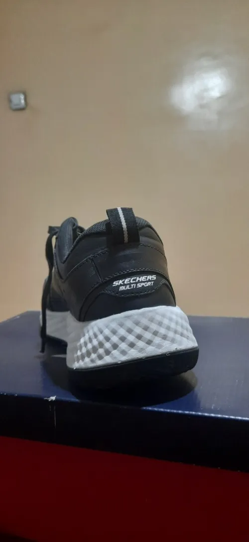 SKECHERS