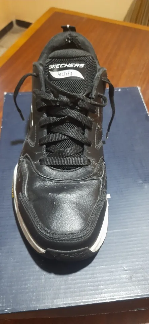 SKECHERS