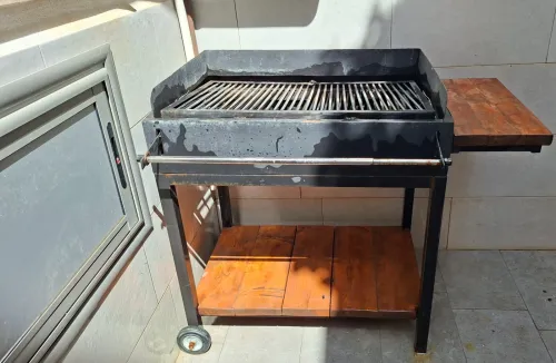 Table jardin et barbecue