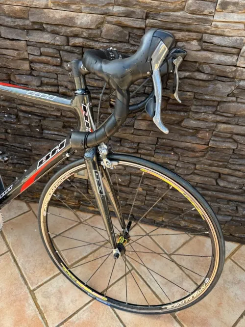 Vélo de course BH
