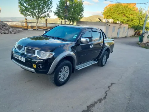 Mitsubishi L200 2013 