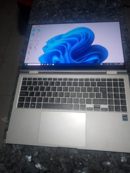 Samsung galaxy Book 2 pro 360