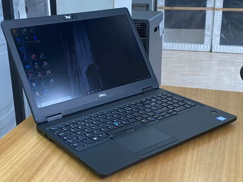 DELL LATITUDE 5591 / INTEL I5 8 EME / 12 G / 256 / 15.6 FHD